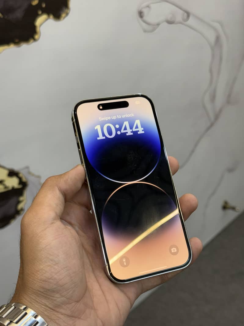 Apple iPhone 14 Pro 1