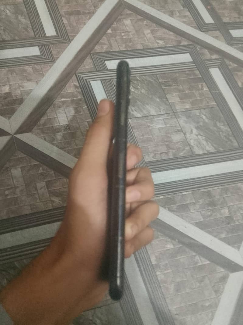Apple iPhone 11 Pro Max 3