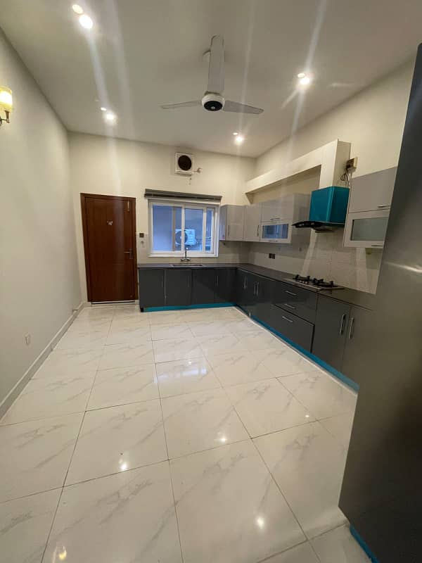 Upper portion 4
