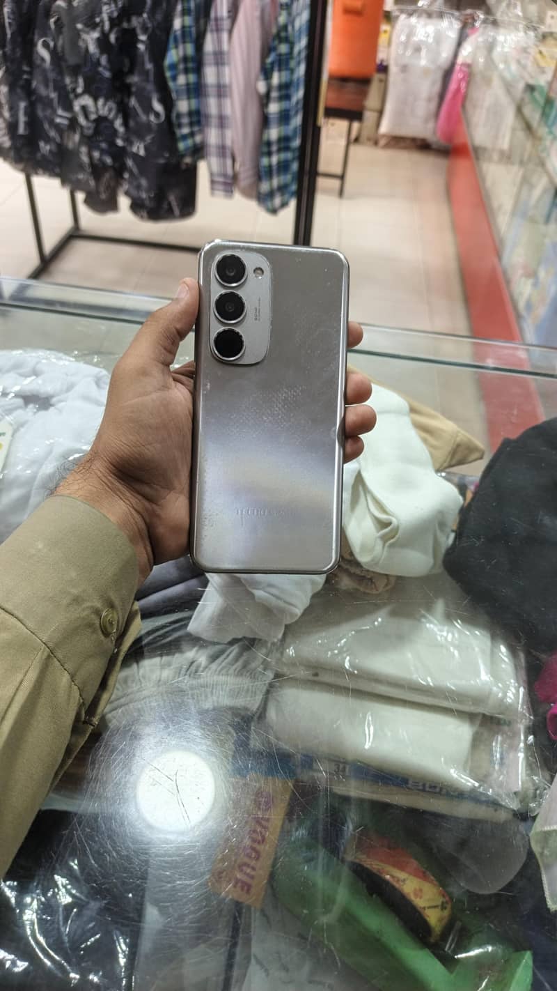 Tecno spark 40 pro plus 0