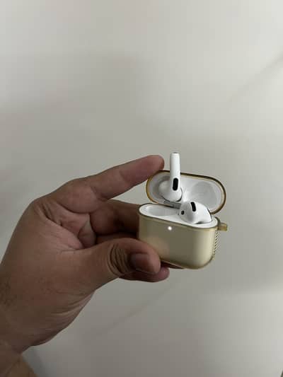 Apple AirPods 4 with out anc