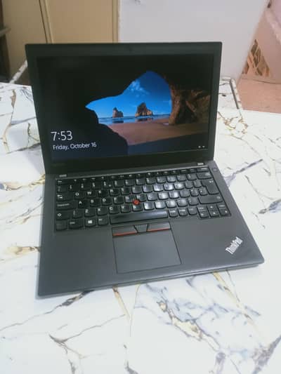 Lenovo Thinkpad x270 i5 6th gen 4gb ddr4 ram 128 SSD 2h plus battery