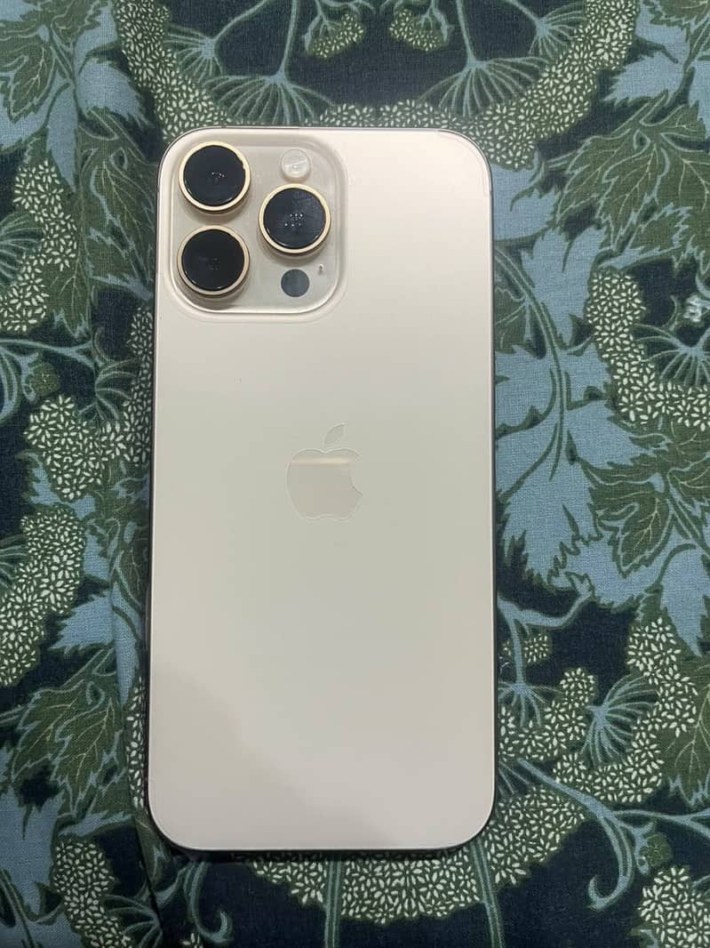 Apple iPhone 16 Pro Max 0