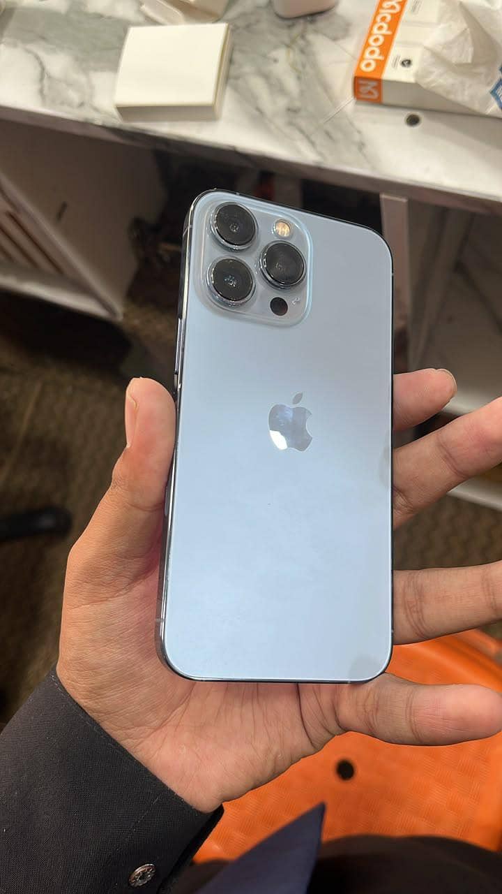 Apple iPhone 13 Pro 0