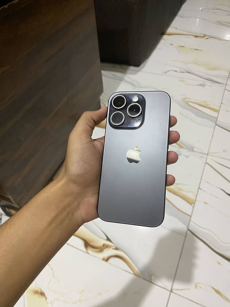 Apple iPhone 15 Pro 0