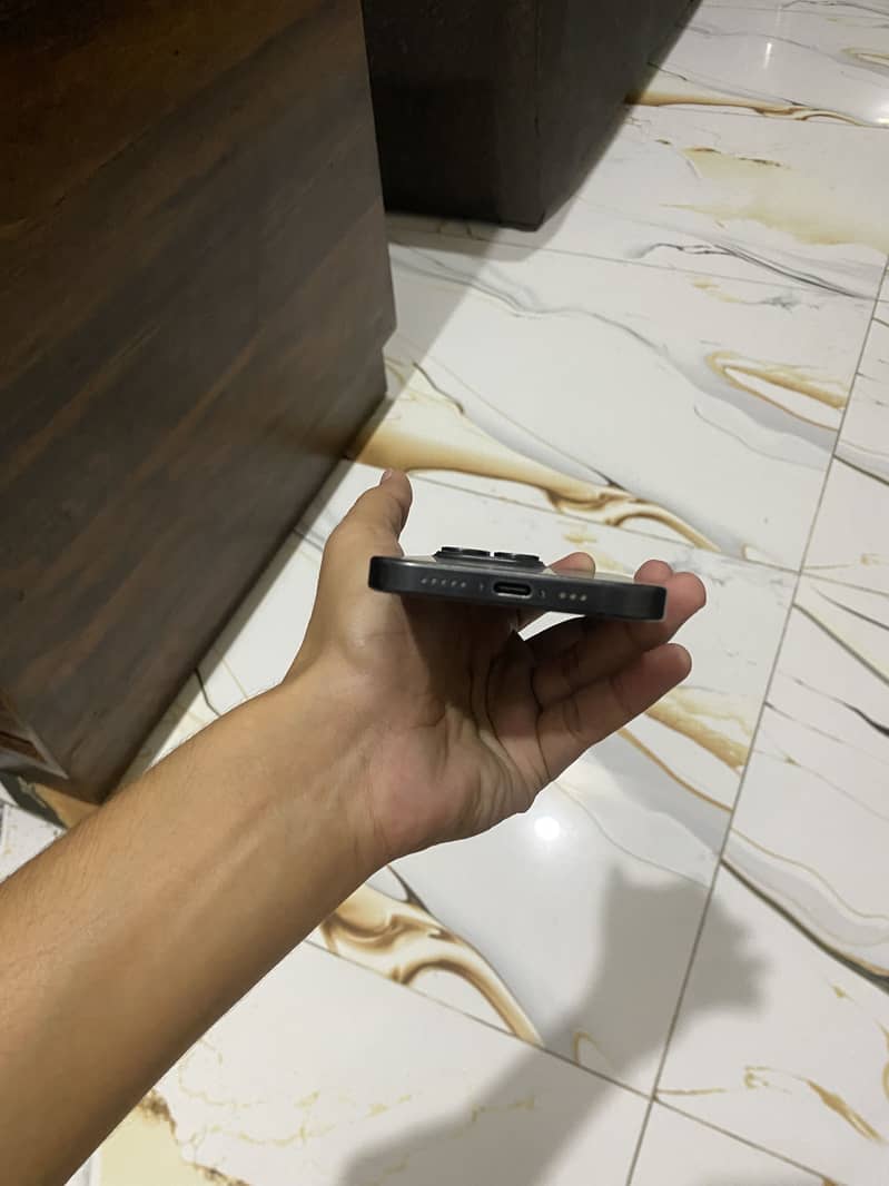 Apple iPhone 15 Pro 1