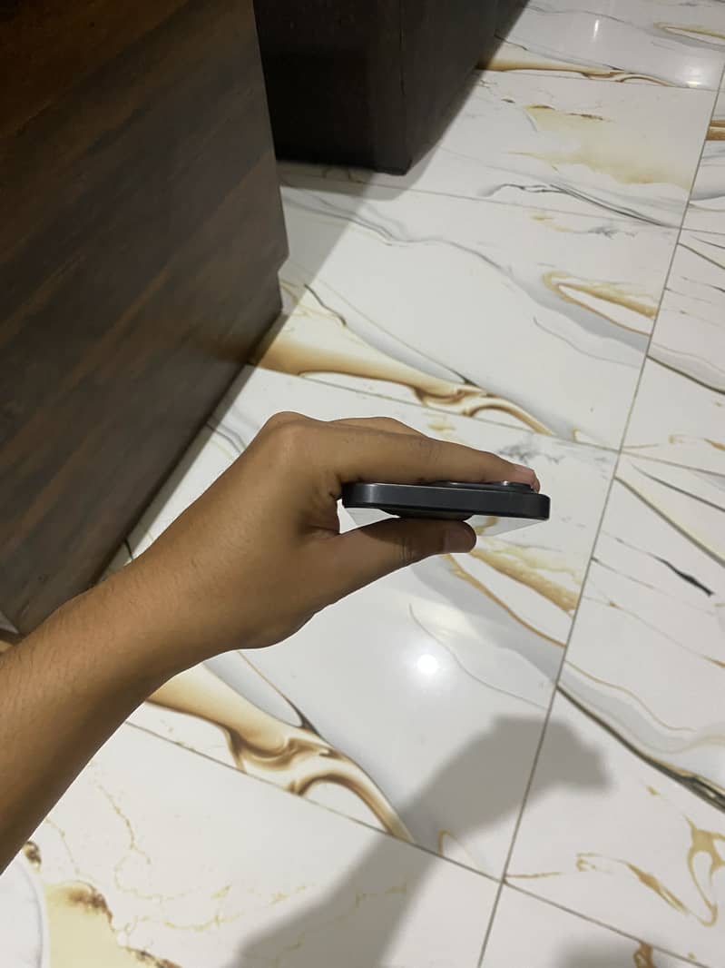Apple iPhone 15 Pro 4