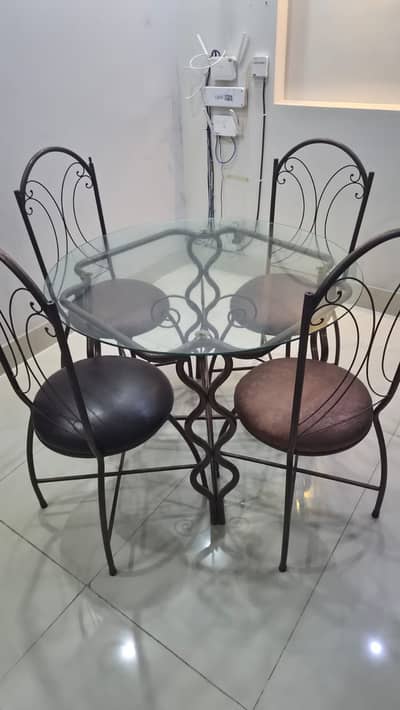 Dining table set