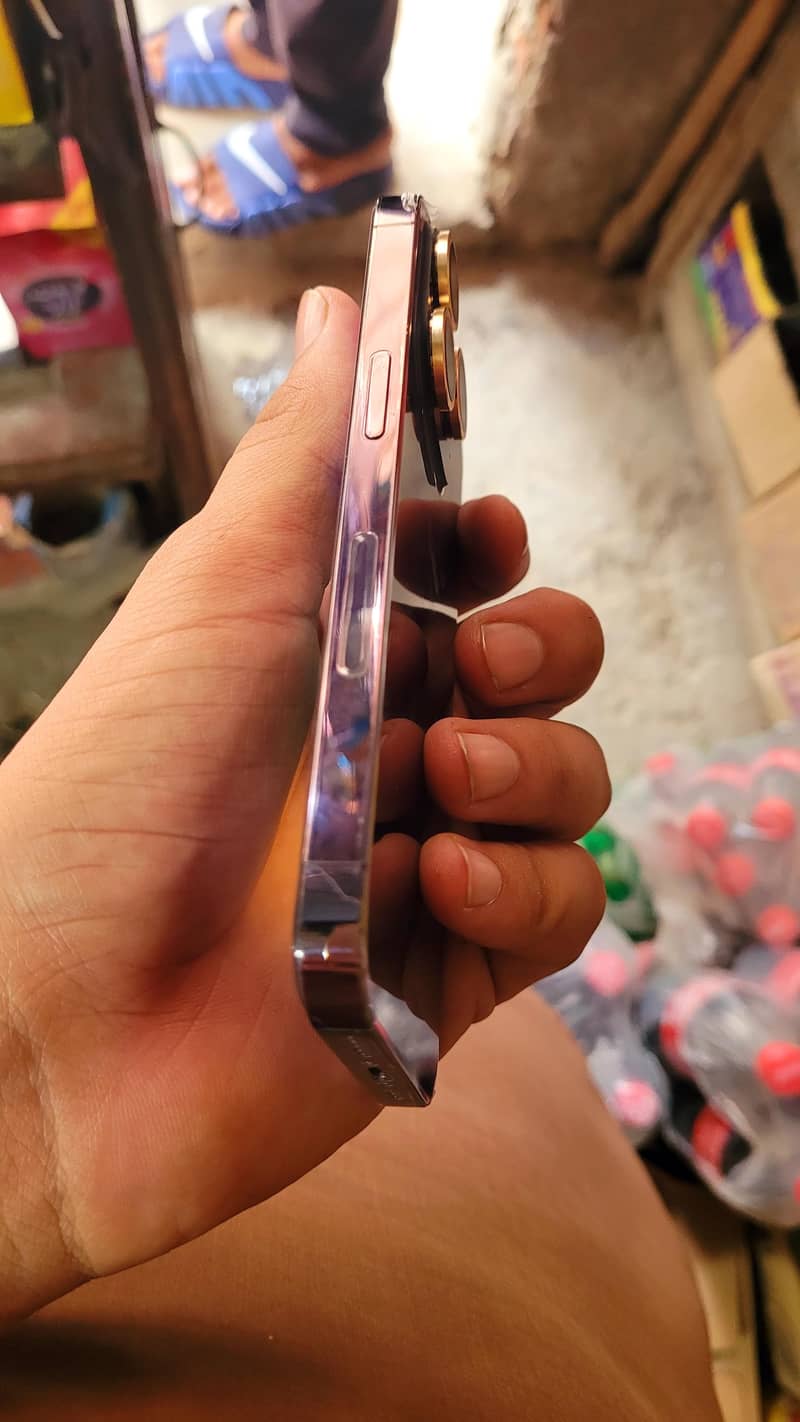 iphon 14 pro 4