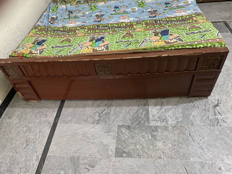 King size bed 1