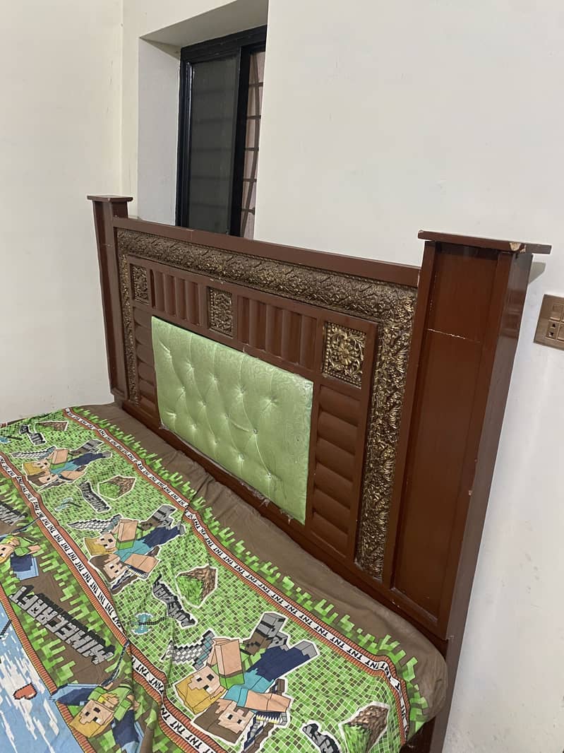 King size bed 3