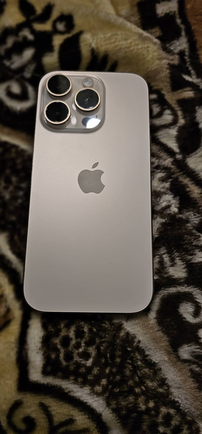 Apple iPhone 16 Pro 2