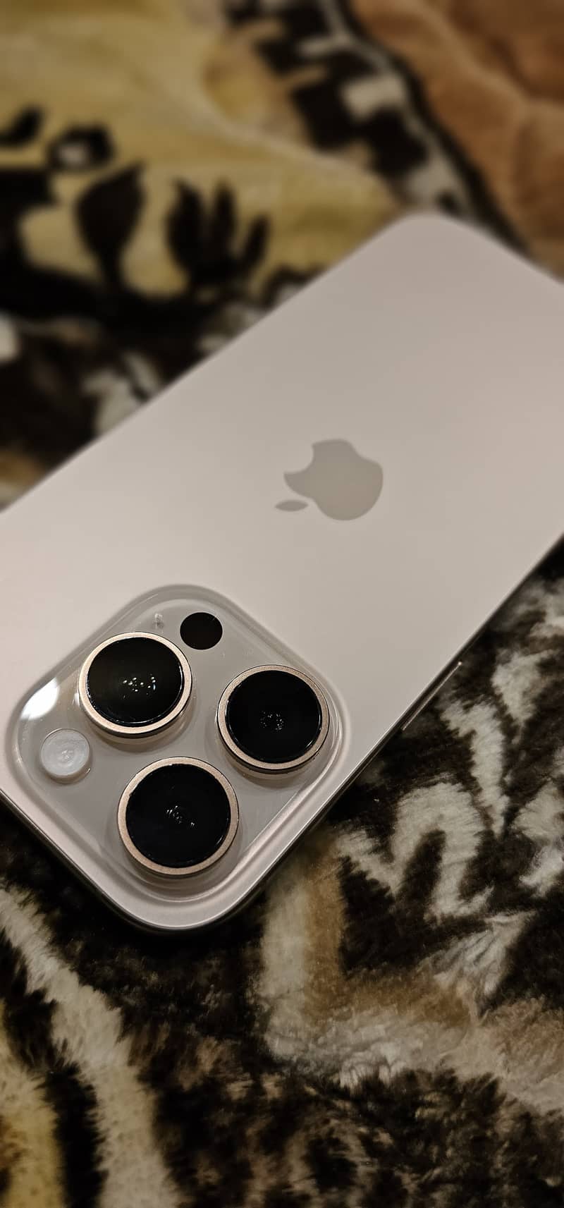Apple iPhone 16 Pro 5