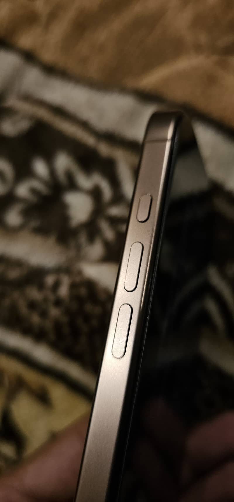 Apple iPhone 16 Pro 8
