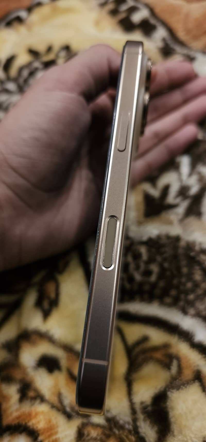 Apple iPhone 16 Pro 11