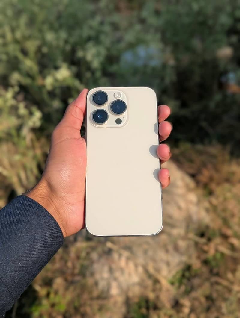Apple iPhone 14 Pro 0