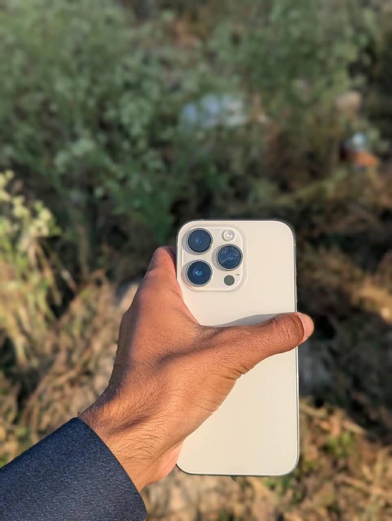 Apple iPhone 14 Pro 2