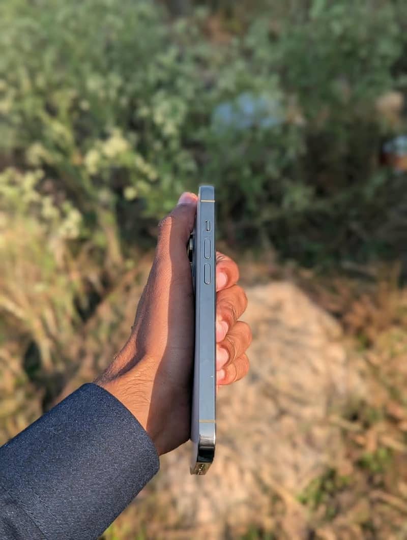 Apple iPhone 14 Pro 3
