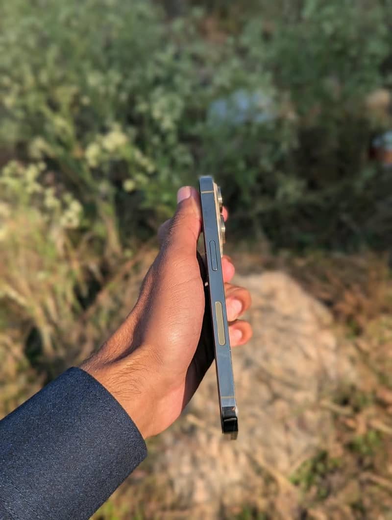 Apple iPhone 14 Pro 4