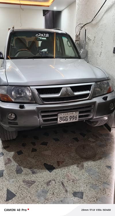 Mitsubishi Pajero 2004