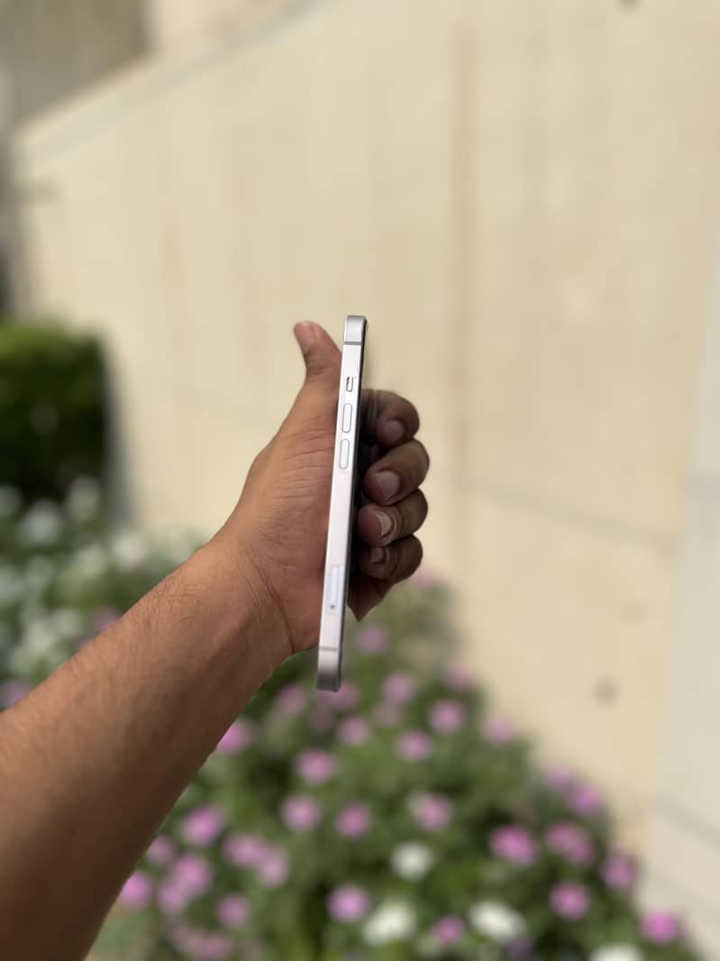 Apple iPhone 14 1