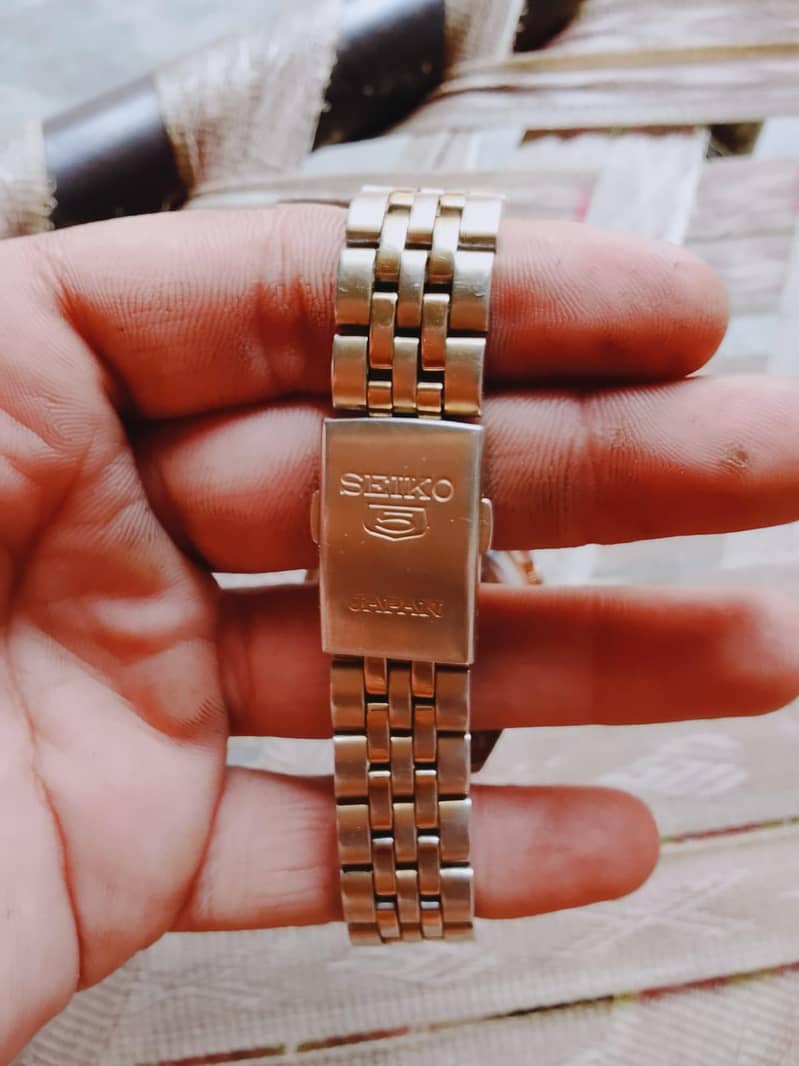 is hand watch 0