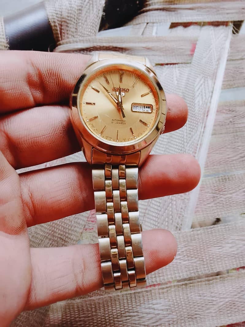 is hand watch 1