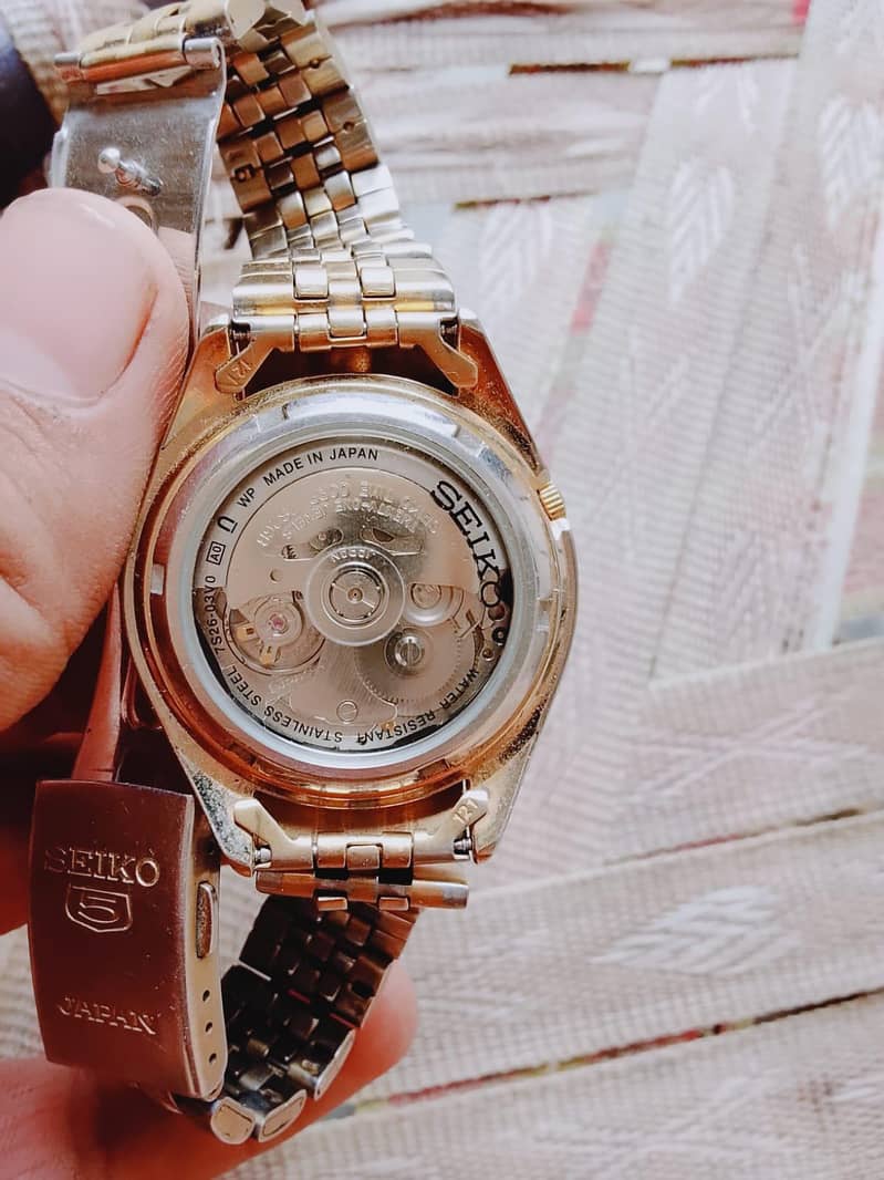 is hand watch 2