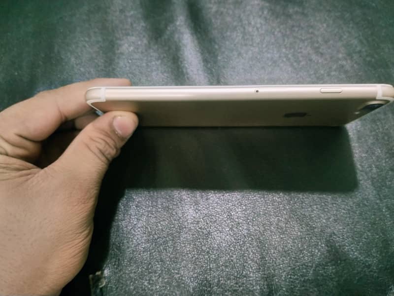 Apple iPhone 7 Plus 3