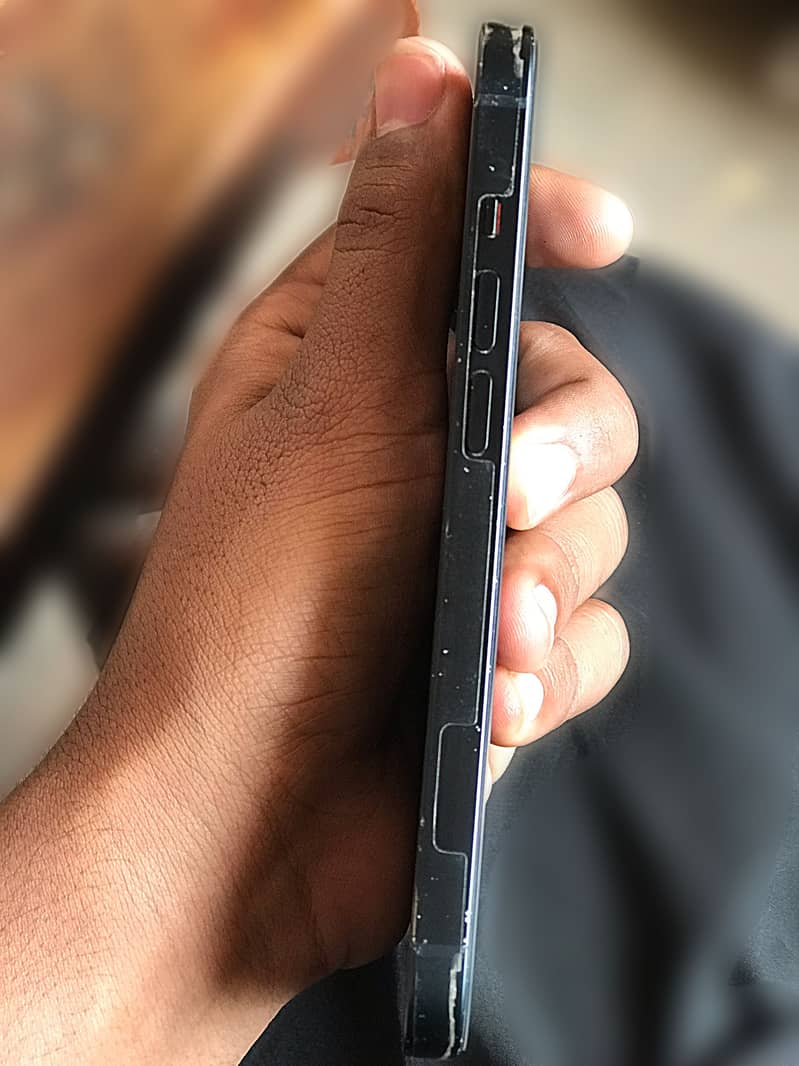 Apple iPhone 14 3