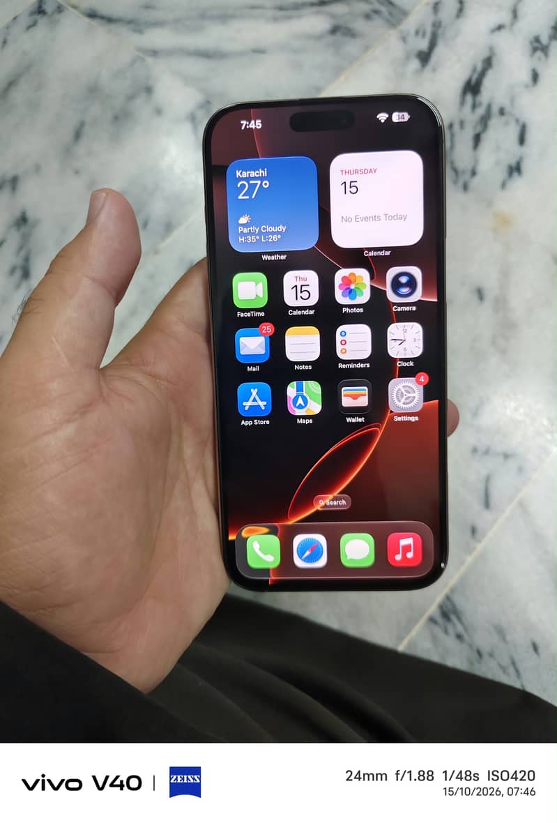 Apple iPhone 16 Pro Max 1