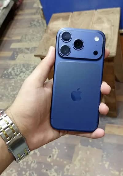 Apple iPhone 17 Pro 10/10 JV