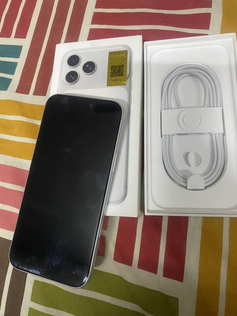 Apple iPhone 17 Pro Max 1