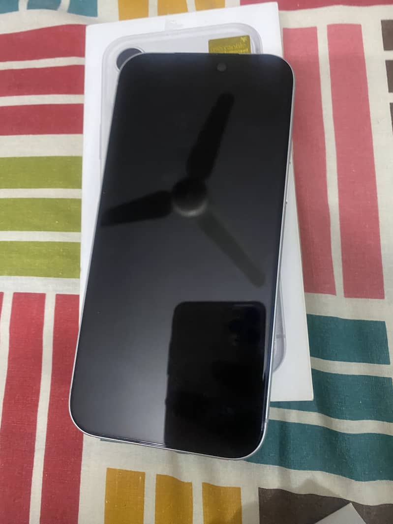 Apple iPhone 17 Pro Max 4