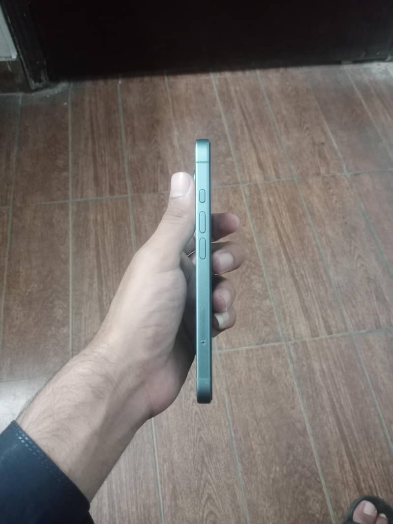 Apple iPhone 16 mdm 2