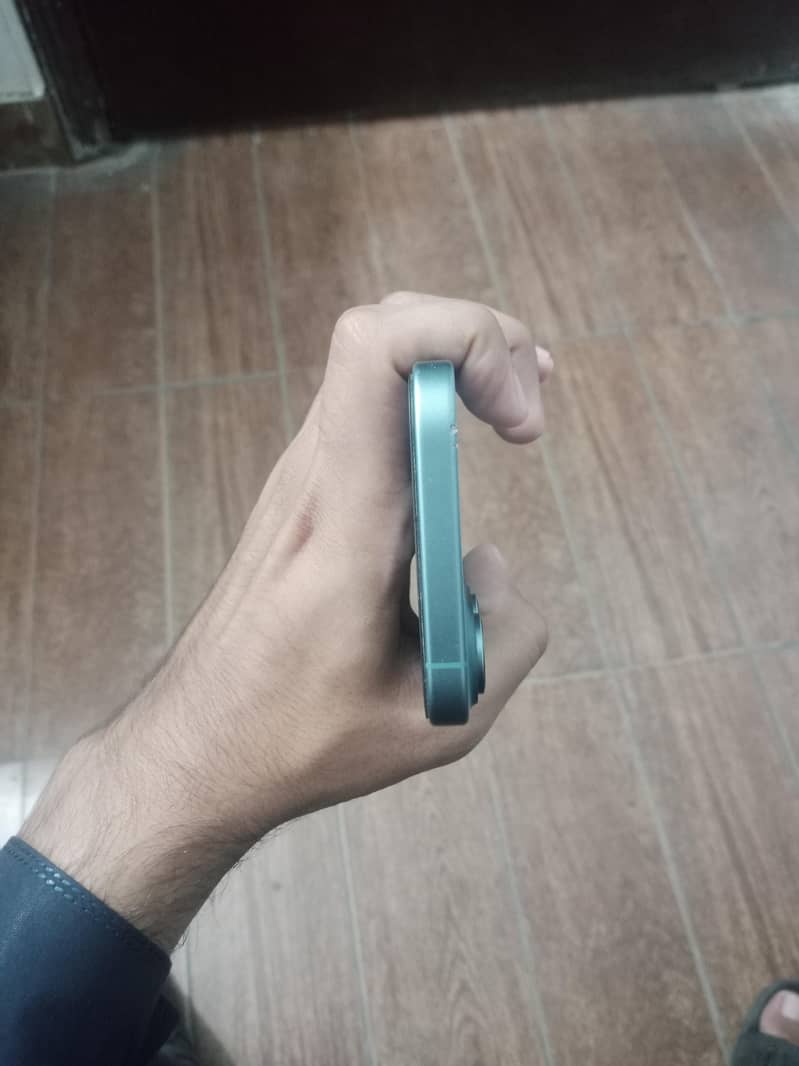 Apple iPhone 16 mdm 5
