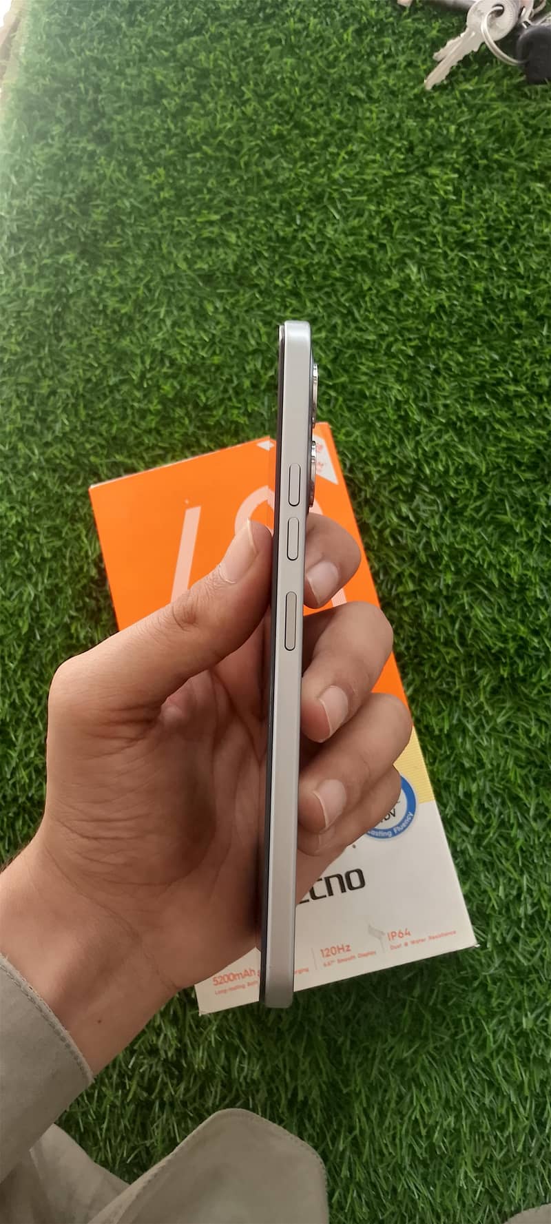 Tecno Spark 40 4