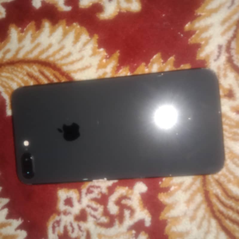 Apple iPhone 8 Plus 7