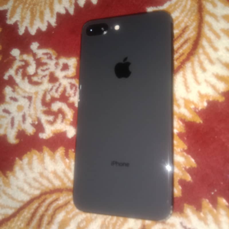 Apple iPhone 8 Plus 8