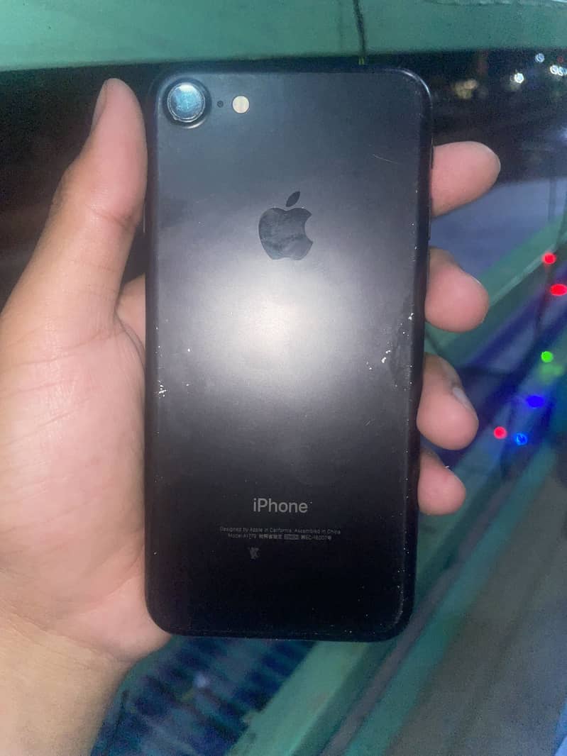 Apple iPhone 7 0