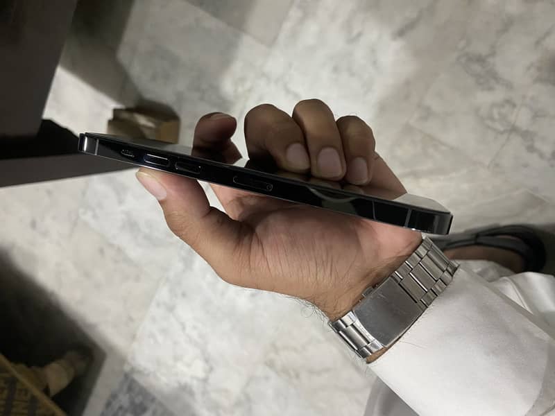 Apple iPhone 14 Pro Max 2