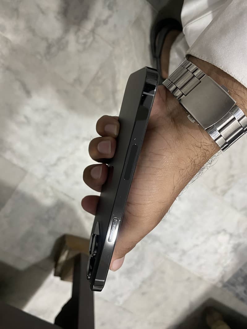 Apple iPhone 14 Pro Max 7
