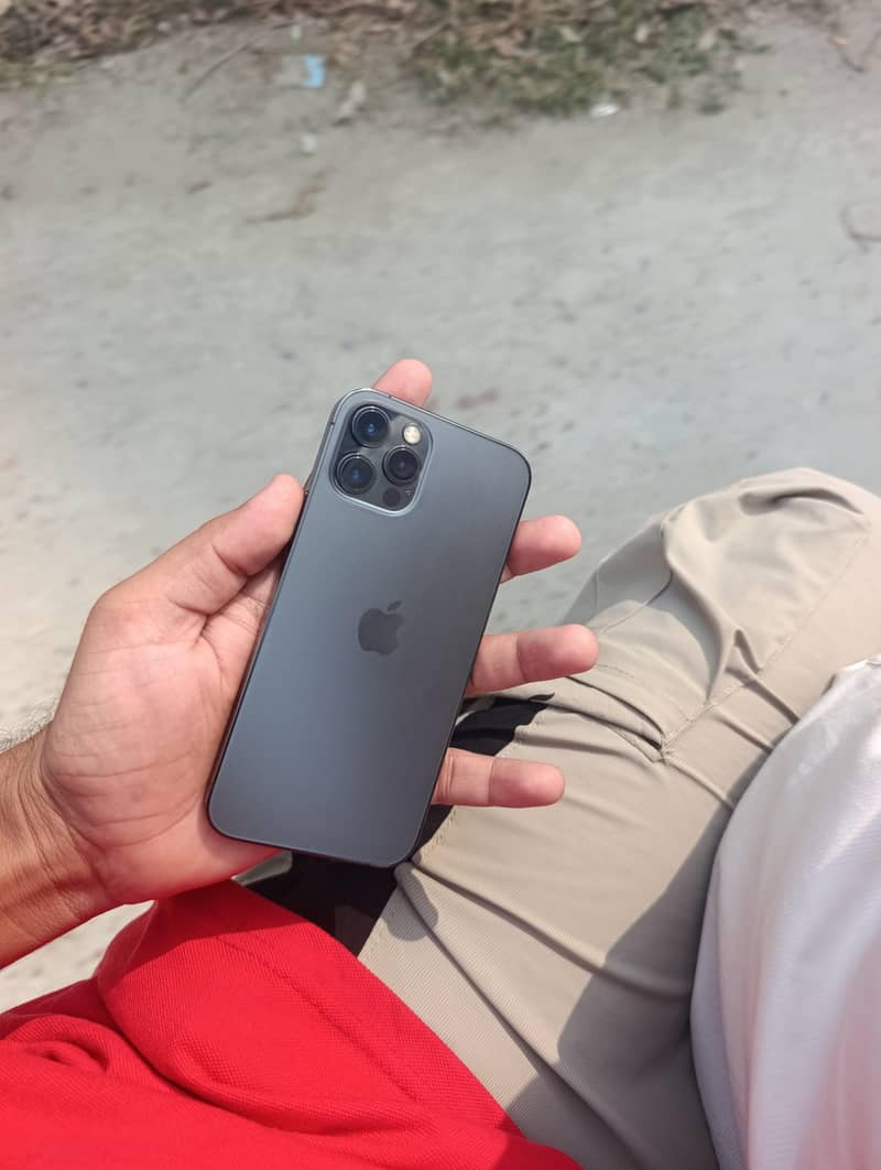 Apple iPhone 12 Pro 1