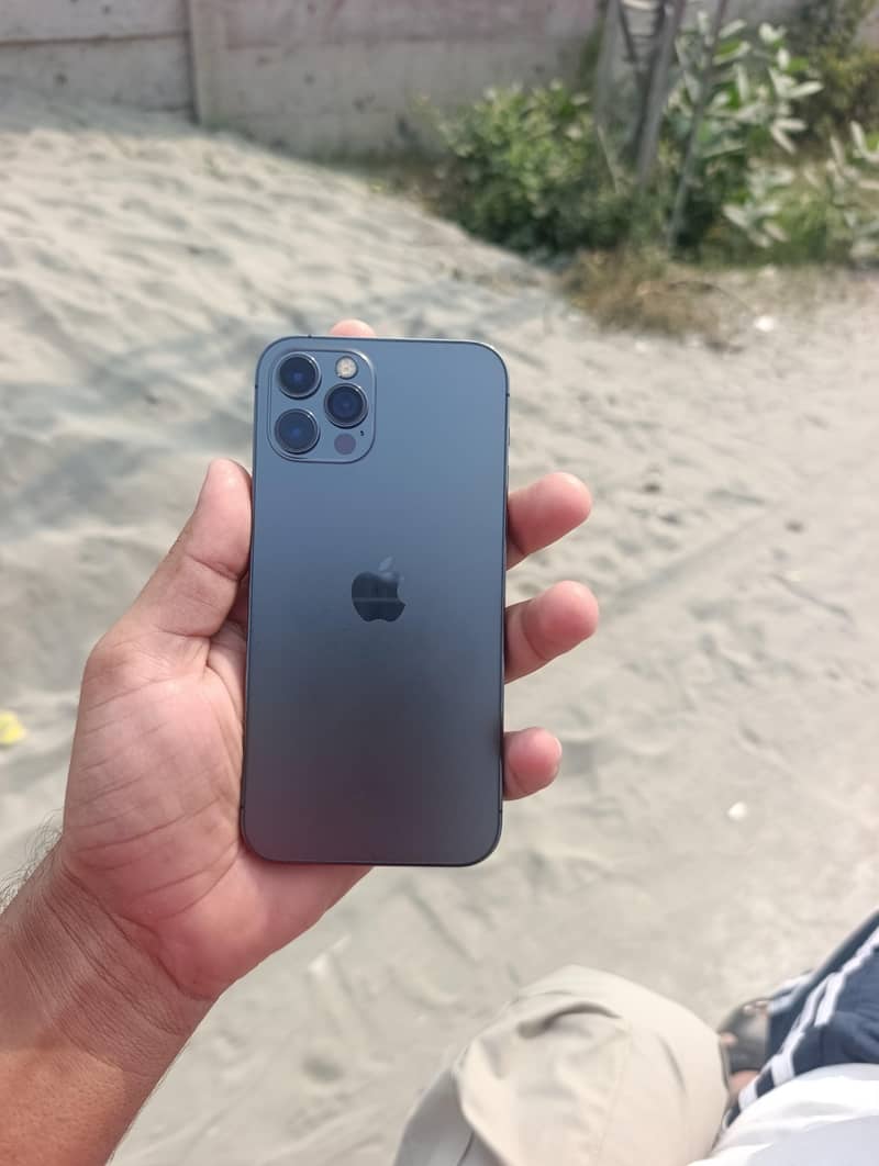 Apple iPhone 12 Pro 2