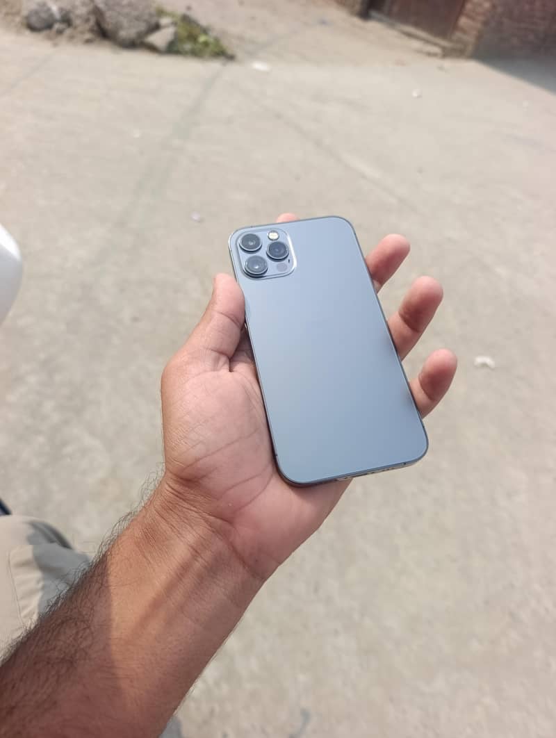 Apple iPhone 12 Pro 3