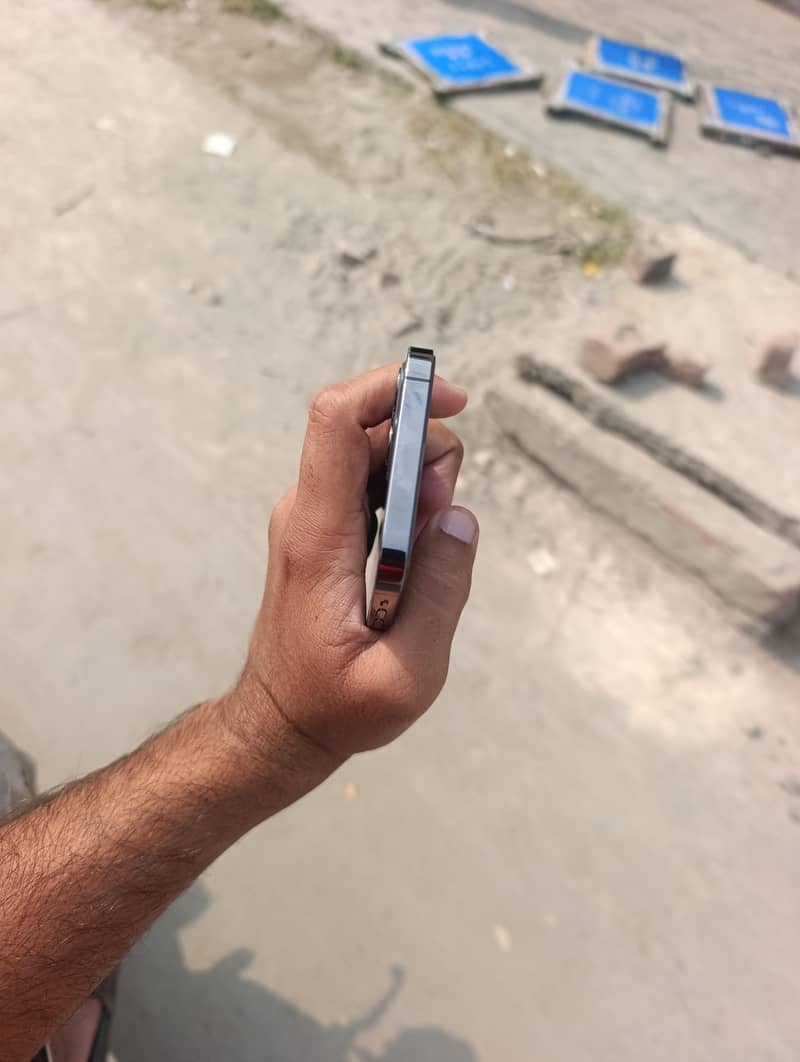 Apple iPhone 12 Pro 6