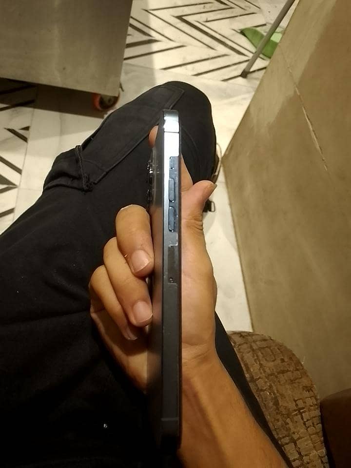 Apple iPhone 13 Pro Max 3
