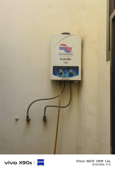 Just 1 season Used Full ok, Exchange posible with Electric Solar gyzer