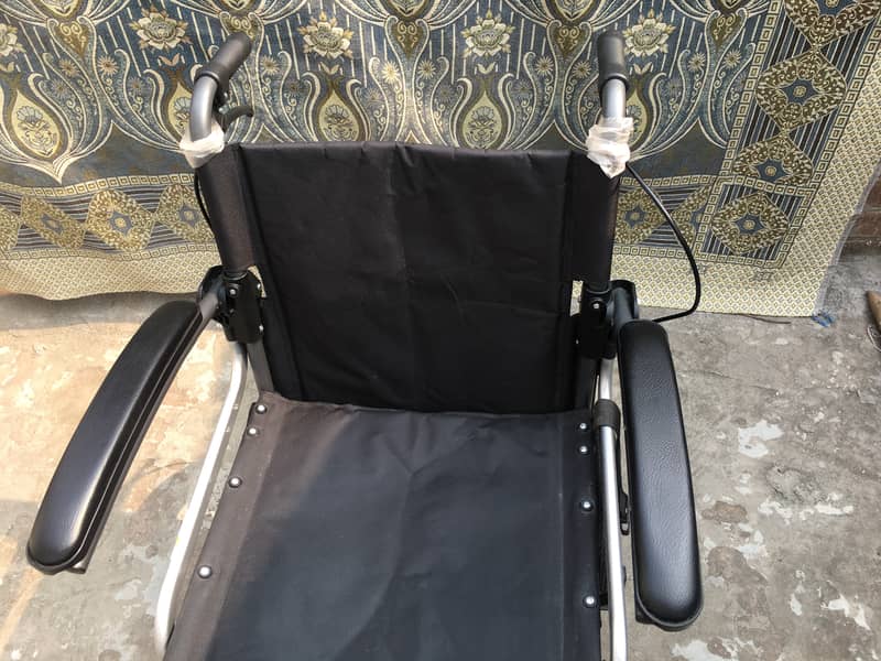 Foldable wheelchair 2