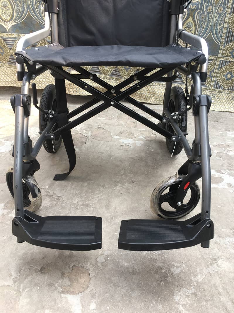 Foldable wheelchair 5